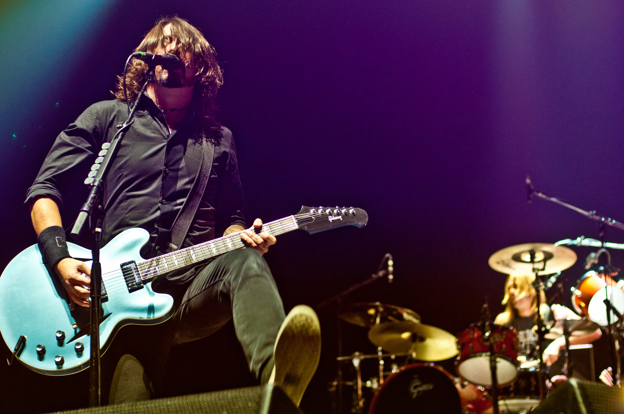 Foo Fighters performing at Rogers Arena, Vancouver, BC - concert photography by Michael Caswell