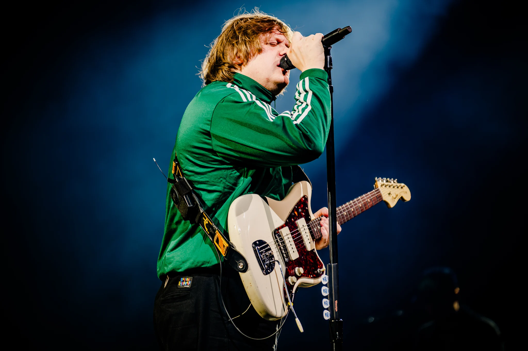 Lewis Capaldi performing at Rogers arena, Vancouver, BC - concert photography by Michael Caswell